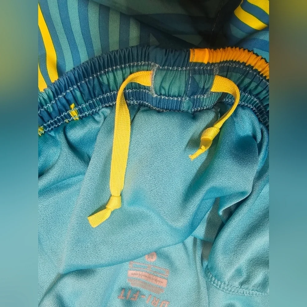 Nike Dri-FIT Women’s Running Shorts Medium Blue Yellow Geometric Print